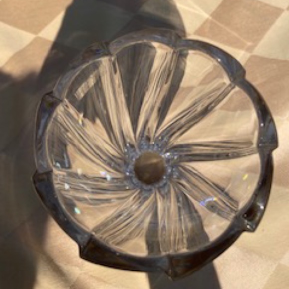 STUNNING SPIRAL VASE - Picture 6 of 9